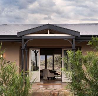 Blue Crane Route Cabina | Samara Karoo Reserve