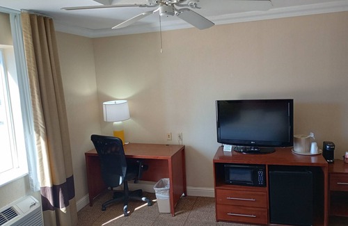 Central Oklahoma City Hotel | SAMIR Stay at NW Expressway
