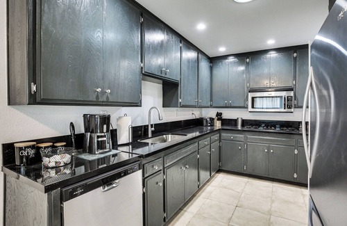 Spring Valley Casa | San Diego Home: AC, Hot Tub, Covered Patio & BBQ