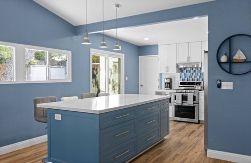 Serra Mesa Casa | San Diego Home close to all w/Pool and Hot tub!