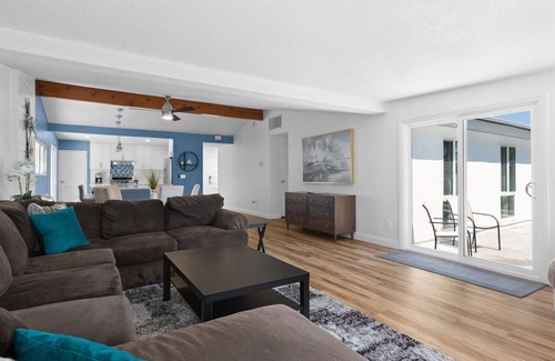 Serra Mesa Casa | San Diego Home close to all w/Pool and Hot tub!