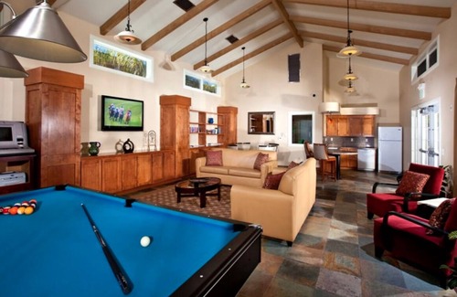 Del Mar Condominio | San Diego Winner's Circle Resort near Pristine Beaches!
