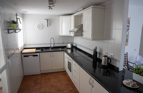 San Luis de Sabinillas Apartamento | San luis de Sabinillas, apartamento costero y hermosa playa junto a Puerto Duquesa