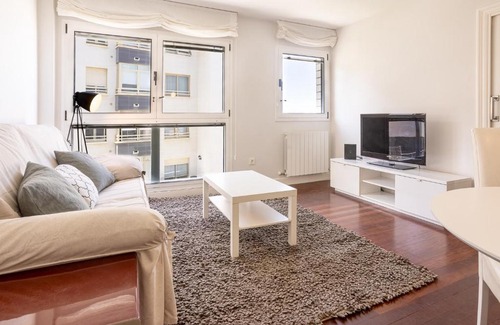 Zarautz Apartamento | SAN LUIS 2 Vivienda, playa y garaje by Egona