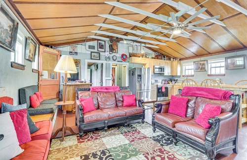 Martindale Casa | San Marcos River Hideaway w/ Game Room + Fire Pit