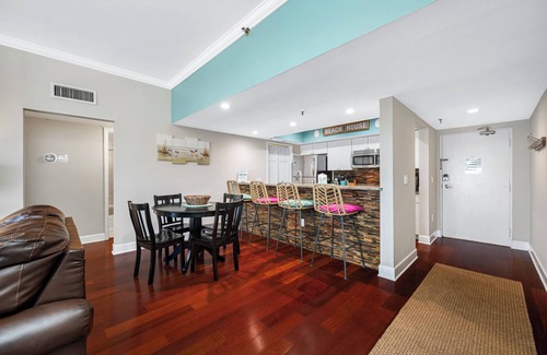 Redington Shores Condominio | San Remo 501- Beautiful Beachfront Escape!