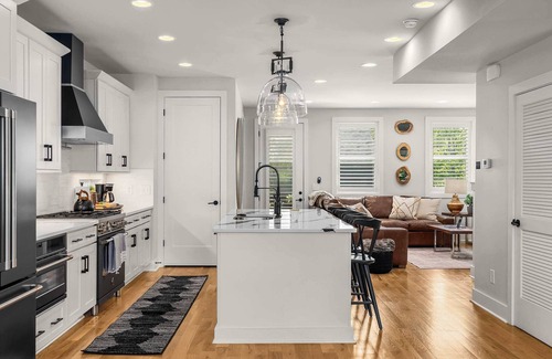 McFerrin Park Casa | Sanctuary + Hot Tub + Outdoor Haven