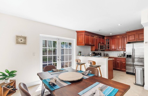 Coconut Grove Casa | Sanctuary with private patio near Parks, Dining, Yacht Club, Marina, CocoWalk.