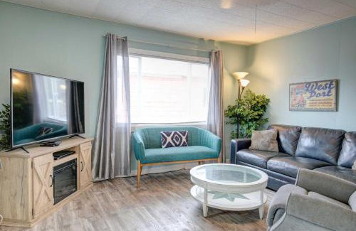 Grayland Casa | Sand and Surf Cottage 2-Bed by the Sea w fireplace