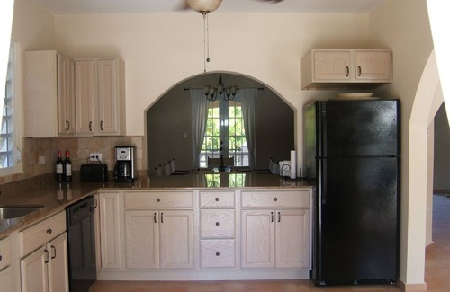 Rincon Casa | Sand Castle Villa: una hermosa casa de vacaciones privada: Corcega Beach, Rincon, PR