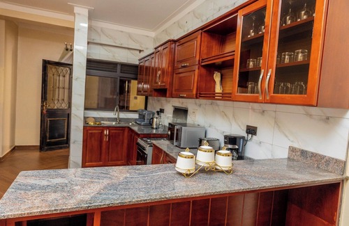 Entebbe Cama Y Desayuno | Sand Grains Residences 006