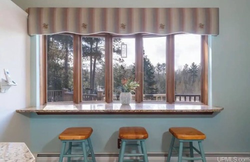 Rumely Casa | Sand River Retreat - Sauna, Sand River & Lake Superior