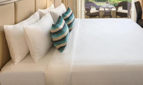 Noida Hotel | Sandal Suites by Lemon Tree Hotels