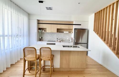 Henley Beach South Casa | 'Sandbar Escape' 3BR Beach House at Henley Beach