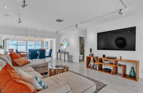 Wilton Manors Casa | Sandcastles & Sunshine at Towering Palms of Wilton Manors residence