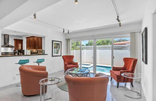 Wilton Manors Casa | Sandcastles & Sunshine at Towering Palms of Wilton Manors residence
