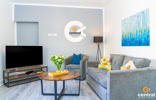 Murthill Apartamento | Sandeman by CENTRAL SERVICED APARTMENTS - 2 Bedroom - FREE Street Parking - Fast WiFi - Smart TVs in All Rooms - Ground Level - Family Neighbourhood - 3 x Double Beds - Heating 24-7 - Trade Stays - Weekly & Monthly Offers