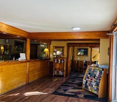 Ponderay Hotel | Sandpoint Inn