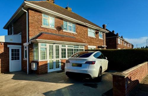 Cleethorpes Casa | Sandringham House - Great for Contractors or Family Holidays