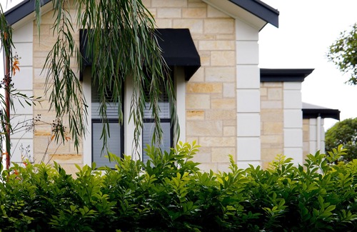 Fullarton Casa | Sandstone Villa In City Fringe Location