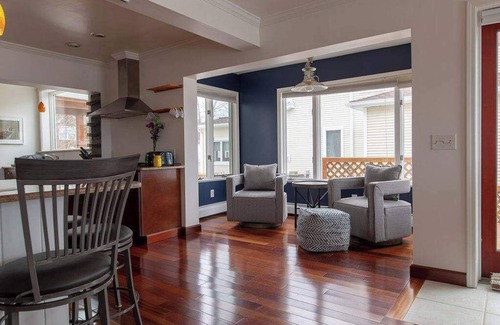 Canandaigua Casa | Sandy Beach Haven - una casa moderna del lago + casa de transporte en el lago Canandaigua