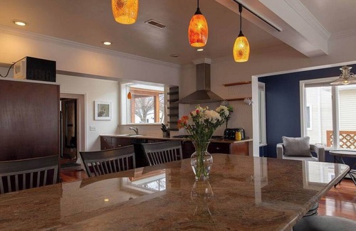 Canandaigua Casa | Sandy Beach Haven - una casa moderna del lago + casa de transporte en el lago Canandaigua