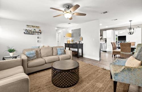 Riviera Beach Casa | Sandy Feet Escape