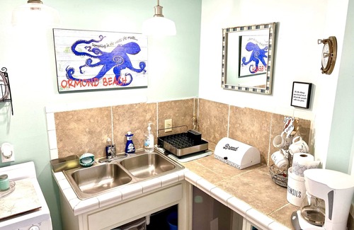 Ormond Beach Condominio | Sandy Feet Retreat - At Symphony Beach Club!