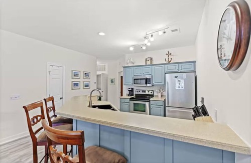 Sea Trail Condominio | Sandy Knees Retreat - Steps to Golf, Minutes to Sunset Beach