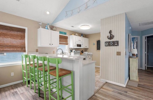 Corolla Light Casa | Sandy Paws: Dogs Allowed | Private Hot Tub