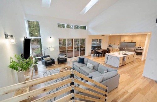 Brightwood Casa | Sandy River Group Getaway