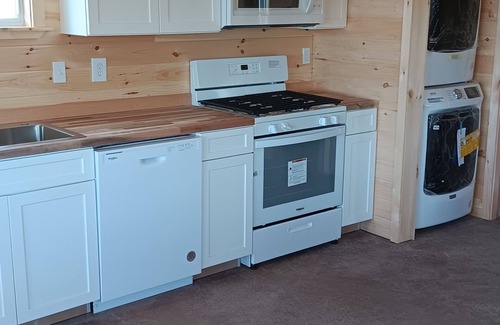 Lubec Cabina | SANDY'S BEACHFRONT CABIN B visit eastern most point in US 1 mile by state park