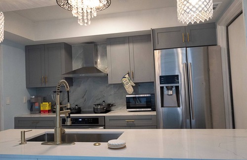 North Lauderdale Casa | Sanitized, Serene & Close to Work - Nurse Favorite!