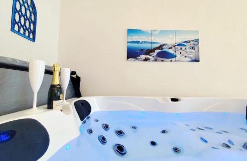Poitiers Apartamento | Santorini, Relaxing Spa, Terrace and Parking