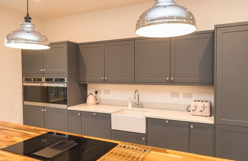 Hadnall Casa | Saracens · Luxurious retreat - pool, sauna, bar, 7 ensuites| Pass the Keys