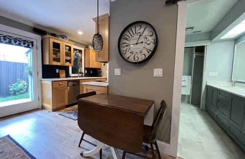 Southgate Apartamento | Sarasota Cozy & Clean, Near #1 Beach Siesta in SouthGate Neighborhood