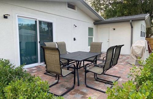 Ridge Wood Heights Casa | Sarasota family friendly house close to Seista Key beach.