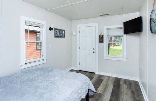 Malta Cabina | Saratoga Cabins #6 - Close to SPAC, Track and Lake