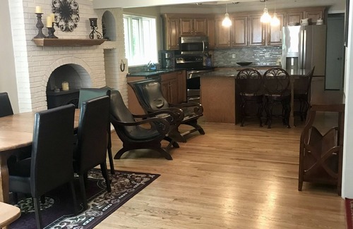 Saratoga Springs Casa | Saratoga Home close to Race Track. Privacy in a spacious home with Pool