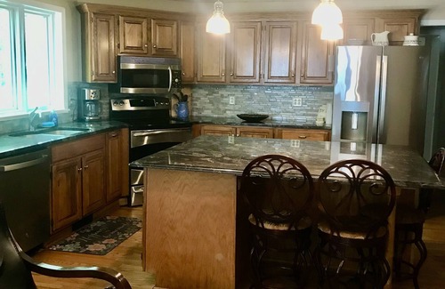 Saratoga Springs Casa | Saratoga Home close to Race Track. Privacy in a spacious home with Pool