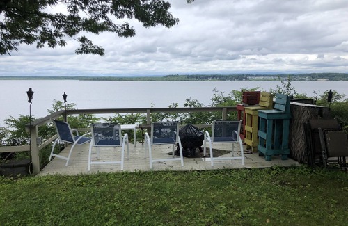 Saratoga Springs Casa | Saratoga Lake Life - Right on the LAKE with private Dock