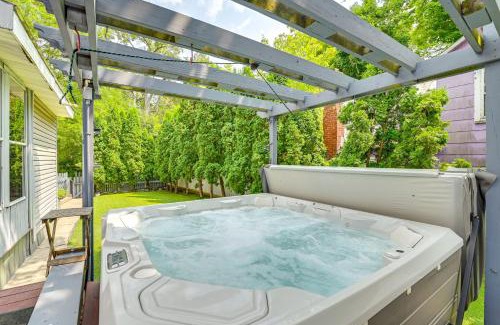 Saratoga Springs Casa | Saratoga Springs Home with Hot Tub Walk to Downtown