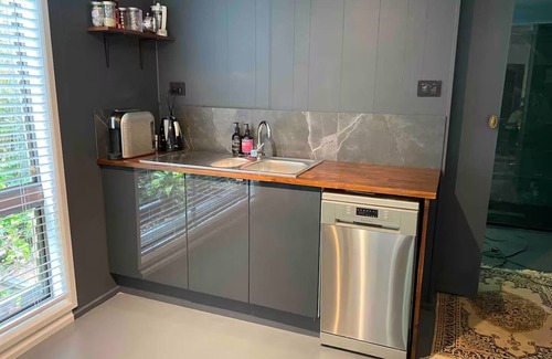 Sassafras Cabaña | Sassafras Cottage @ Woodlands Estate - magical romantic escape & dog friendly