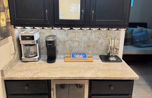 Gulfstream Beach Condominio | Satellite Beach Direct Oceanfront on the Sand renovado y actualizado