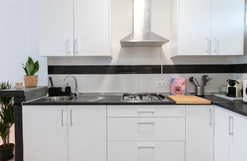 Beiro Apartamento | SATU GRANADA: Modern Apartment in the Albaicín