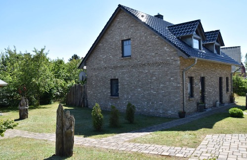 Fuhlendorf Casa | Sauna, chimenea, SKY TV, hidromasaje, WiFi, vista al lago, cerca del mar Báltico, ÚLTIMO MINUTO