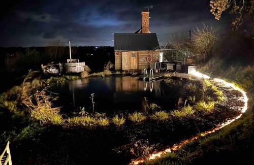 Tenbury Wells Casa | Sauna, Hot Tub & Cold Plunge Pyramid Escape