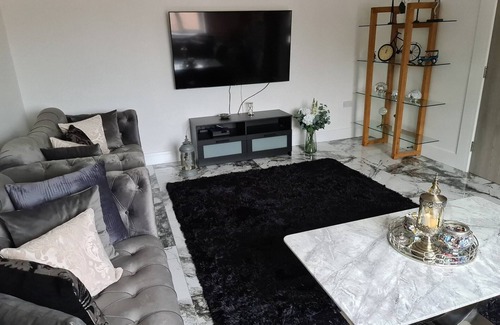 Leicester Casa | SAV 5 Bed Luxury House Leicestershire