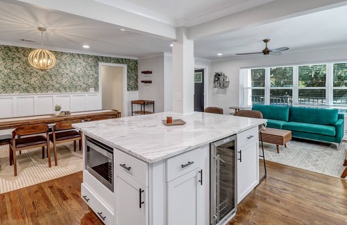 Savannah Casa | Savannah Oak Retreat (Heated Pool + Pet friendly)