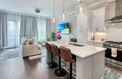 Hitch Village - Fred Wessels Homes Condominio | Savannah Riverfront Retreat